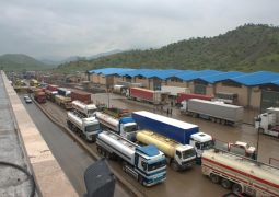 صادرات ۶۳۵ هزار تن کالا از گمرک کردستان