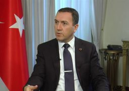 گفت‌وگوی سفیر ترکیه و وزیر دارایی عراق درباره بازگشایی گذرگاه‌های داخلی