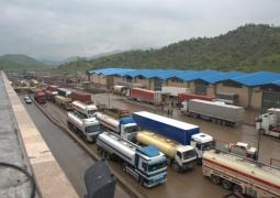 روزانه حدود ۲۸۰ دستگاه کامیون کالا از مرز باشماق ترانزیت می شود