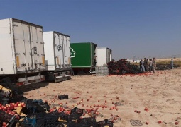۷ کامیون گوجه فرنگی و سیب قاچاق ایرانی در عراق امحا شد
